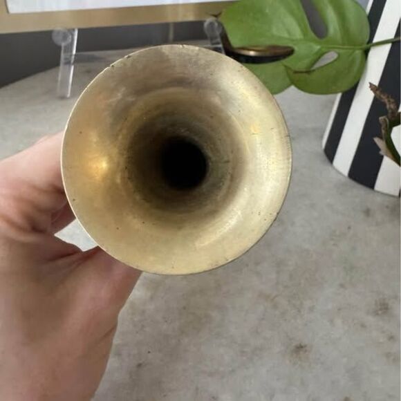 Small vintage solid brass vase - Picture 4 of 6